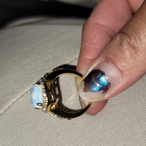Moonstone in a CZ halo setting - Picture 5 of 6
